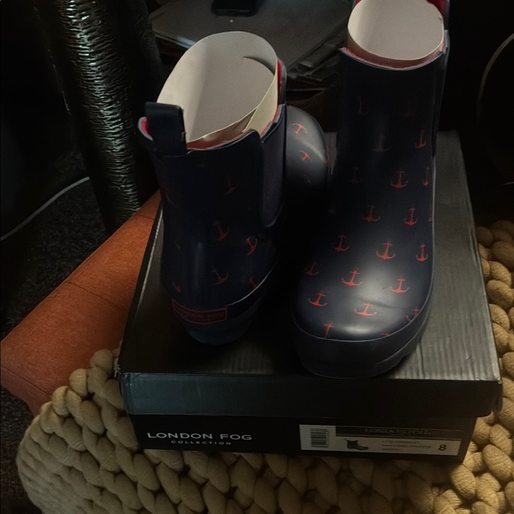 London Fog Navy and Red Women's Boots
